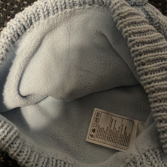 Nike fleece lined Pom Pom hat in baby blue cotton/acrylic blend w poly lining - Picture 2 of 3